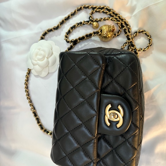 Authentic mini square pearl crush flap bag - Picture 3 of 10